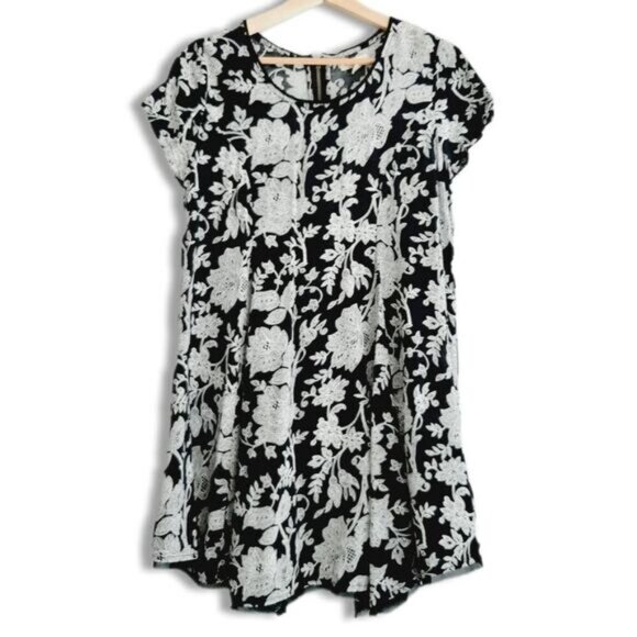SILENCE + NOISE UO Floral Mini Dress Flowy Lightweight B&W Sz M - Picture 2 of 14